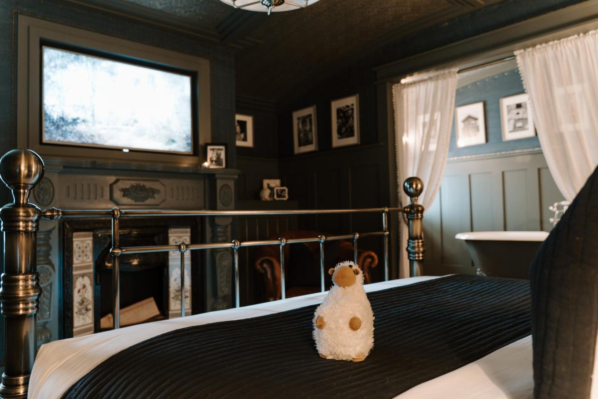 Sheddington Manor - 2 Bedroom Guest House & Cinema Belfast Extérieur photo